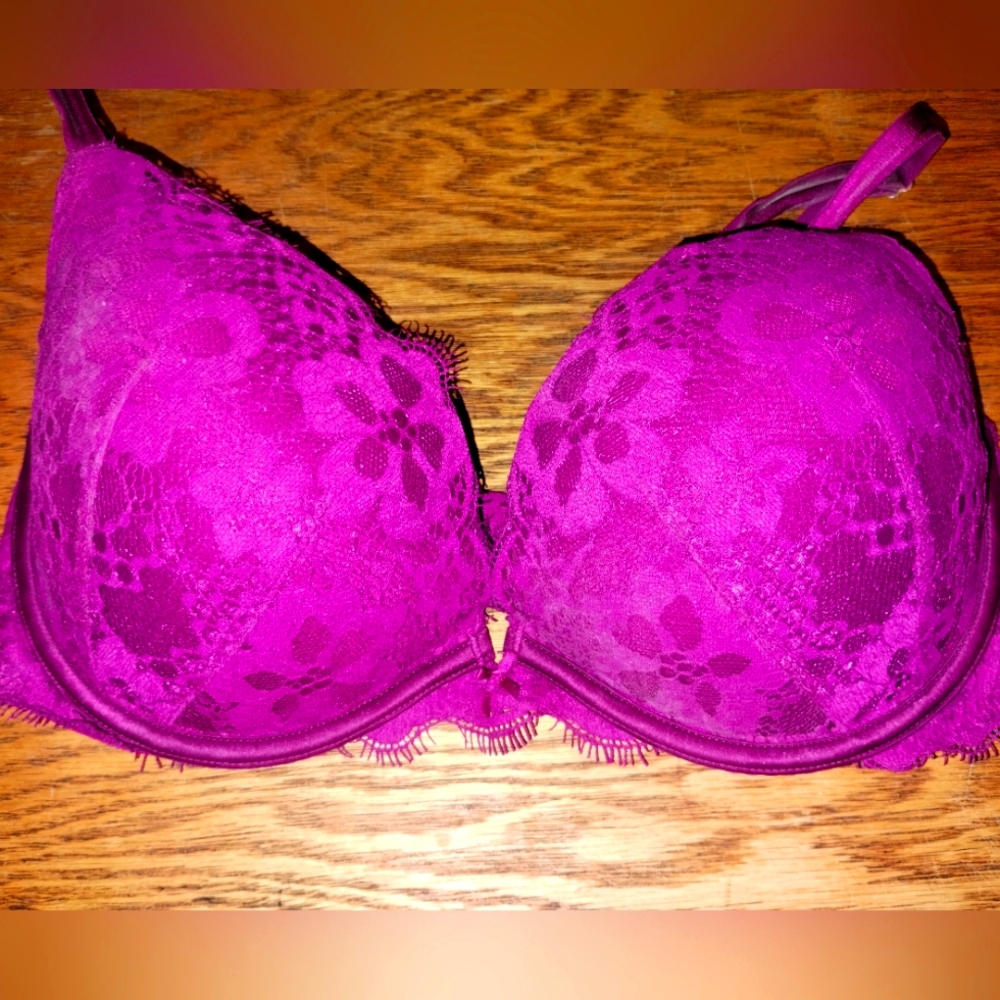 Victoria's Secret push up bra size 32DD